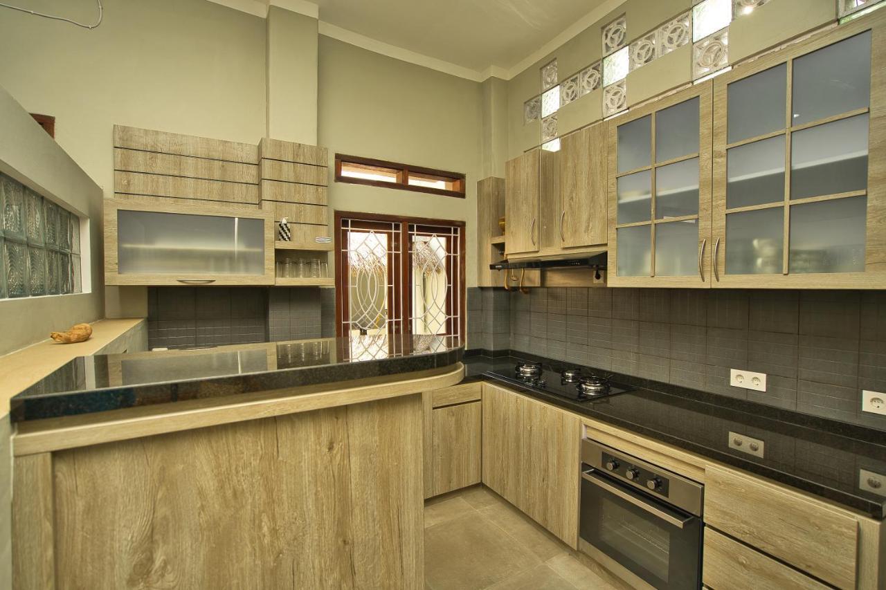 Dalai Home Kuta  Bagian luar foto